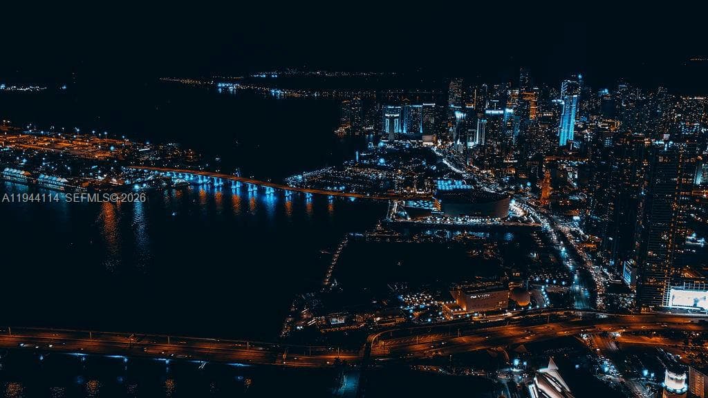 900 Biscayne Blvd # 2705, Miami FL 33132 — 17