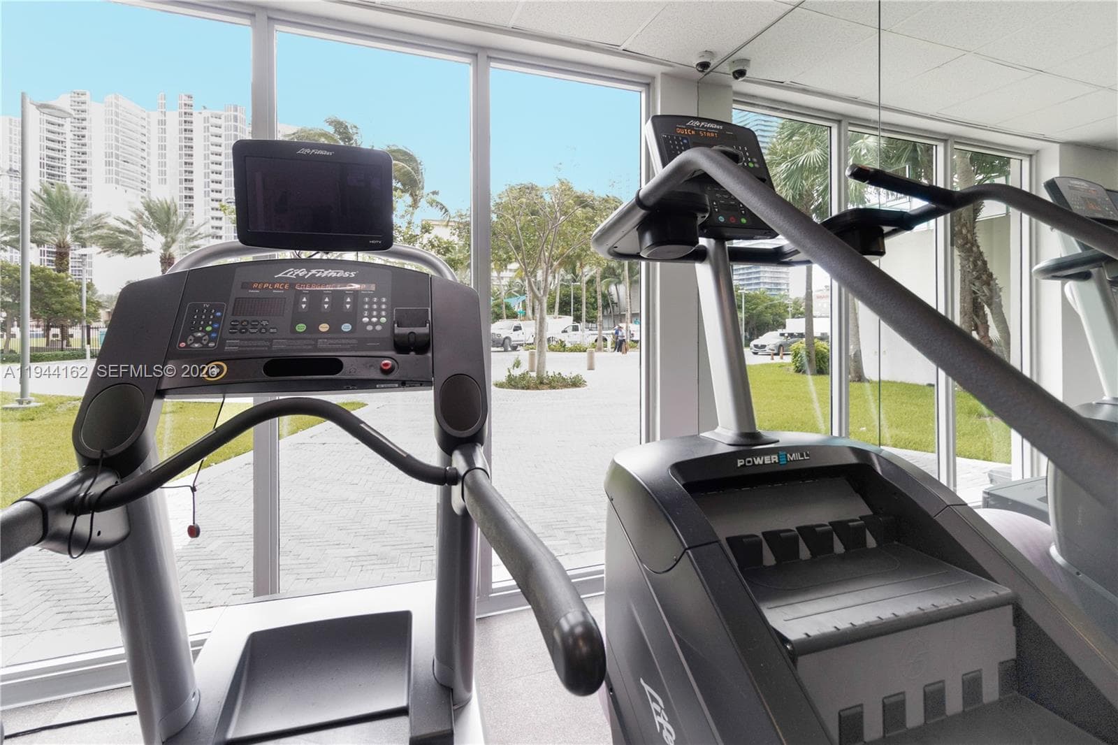 19370 Collins Ave # 227, Sunny Isles Beach FL 33160 — 32