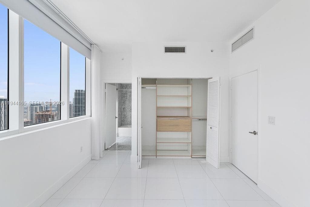 253 NE 2nd St # 4608, Miami FL 33132 — 23