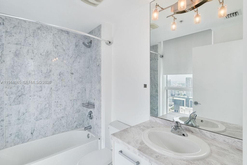 253 NE 2nd St # 4608, Miami FL 33132 — 27