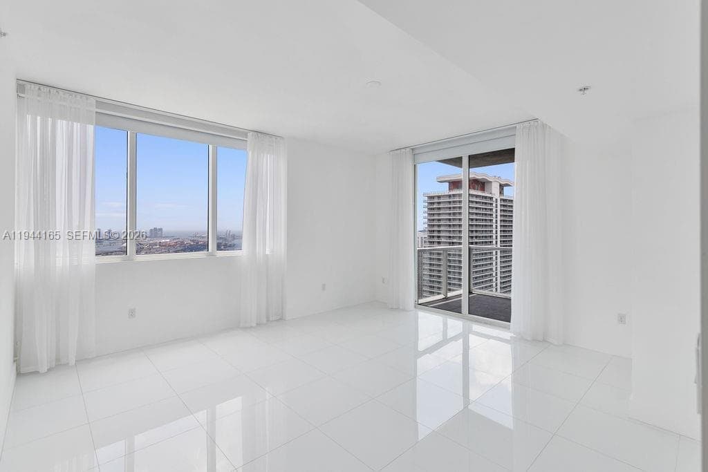 253 NE 2nd St # 4608, Miami FL 33132 — 16
