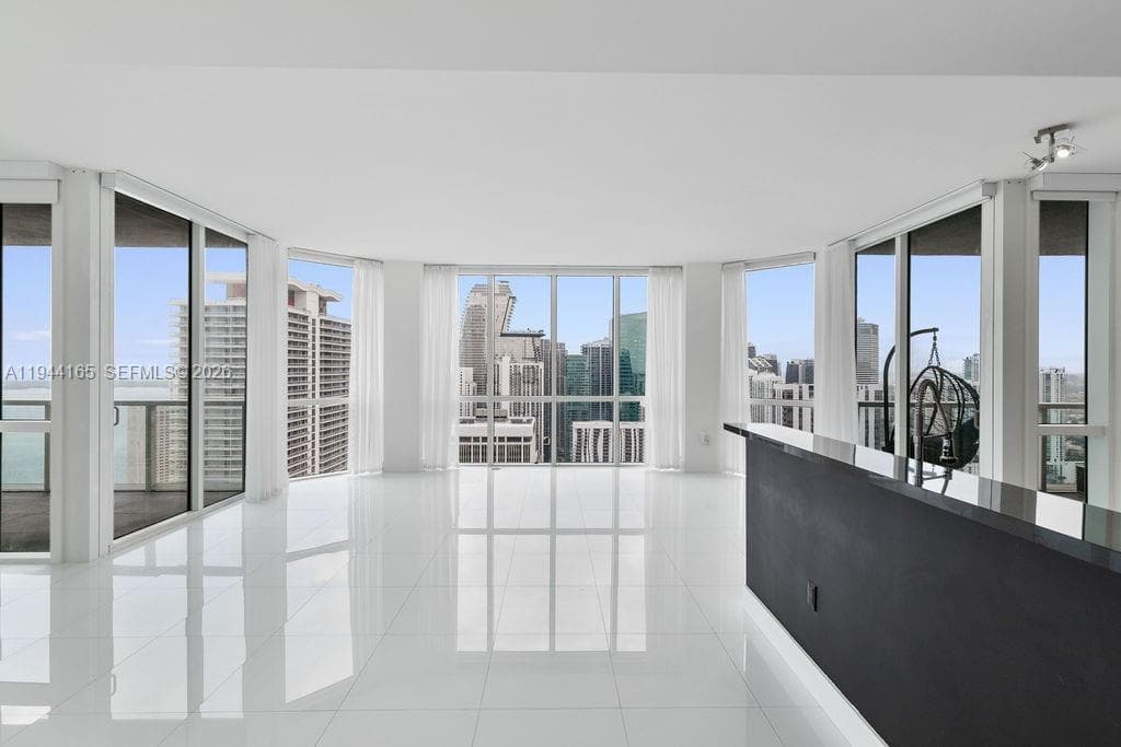 253 NE 2nd St # 4608, Miami FL 33132 — 12