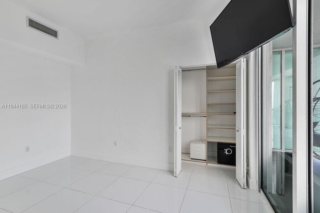 253 NE 2nd St # 4608, Miami FL 33132 — 20