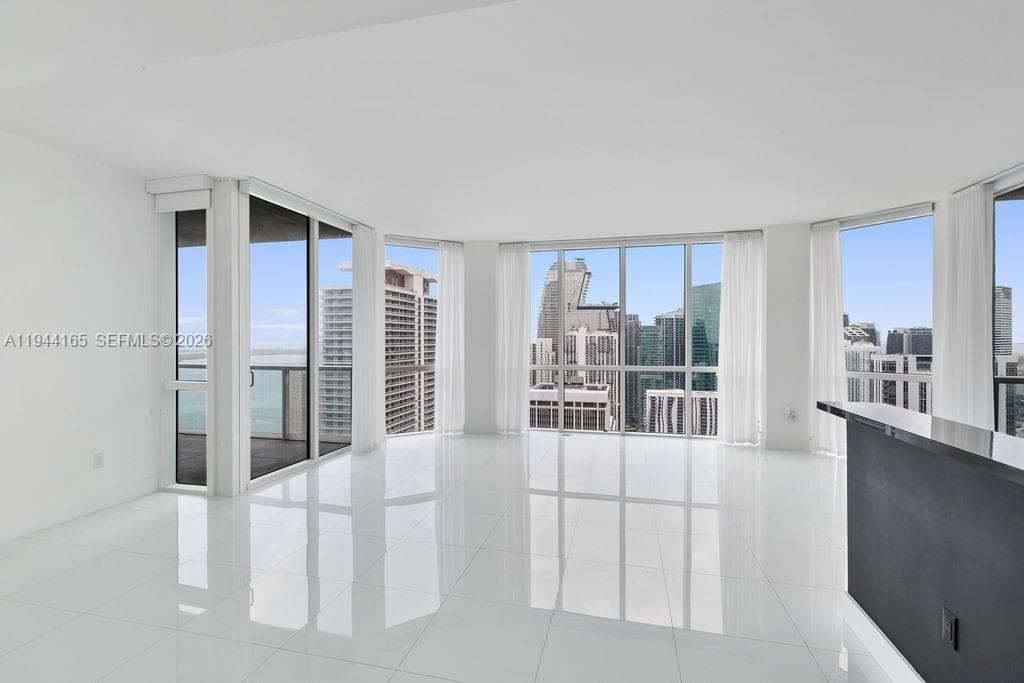 253 NE 2nd St # 4608, Miami FL 33132 — 10
