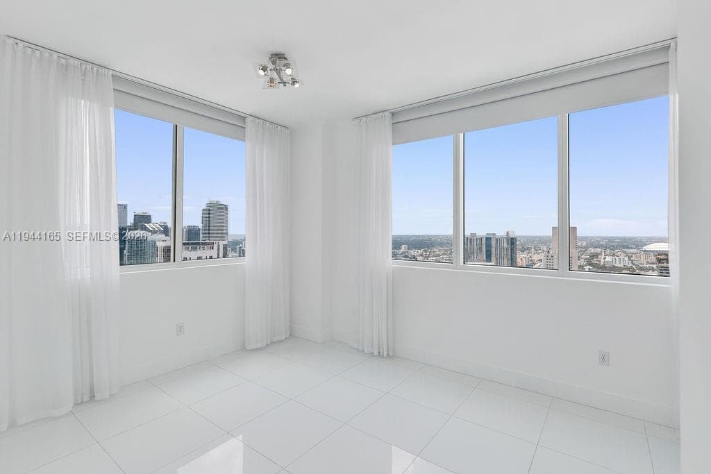 253 NE 2nd St # 4608, Miami FL 33132 — 21