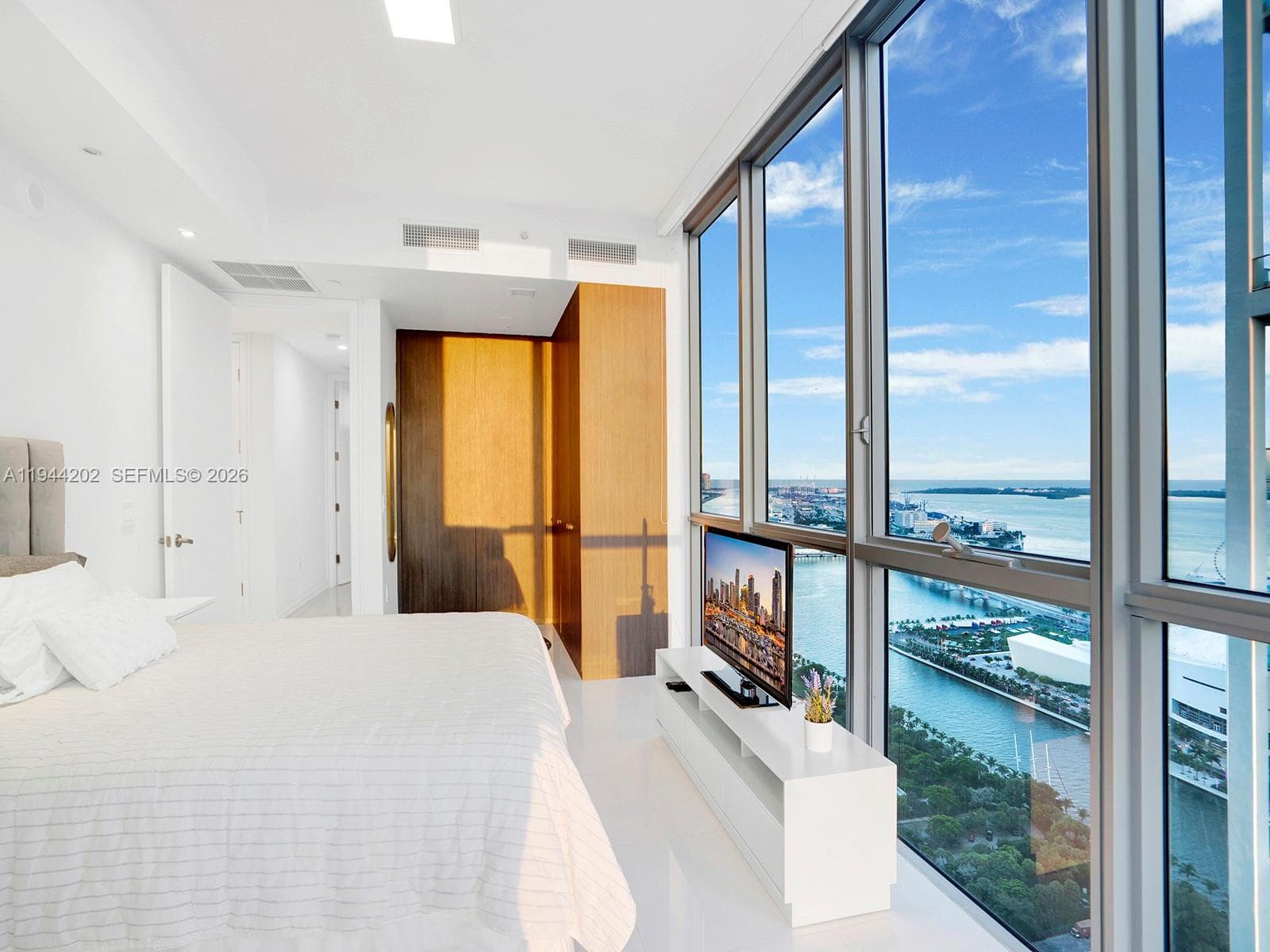 1100 Biscayne Blvd # 4001, Miami FL 33132 — 26