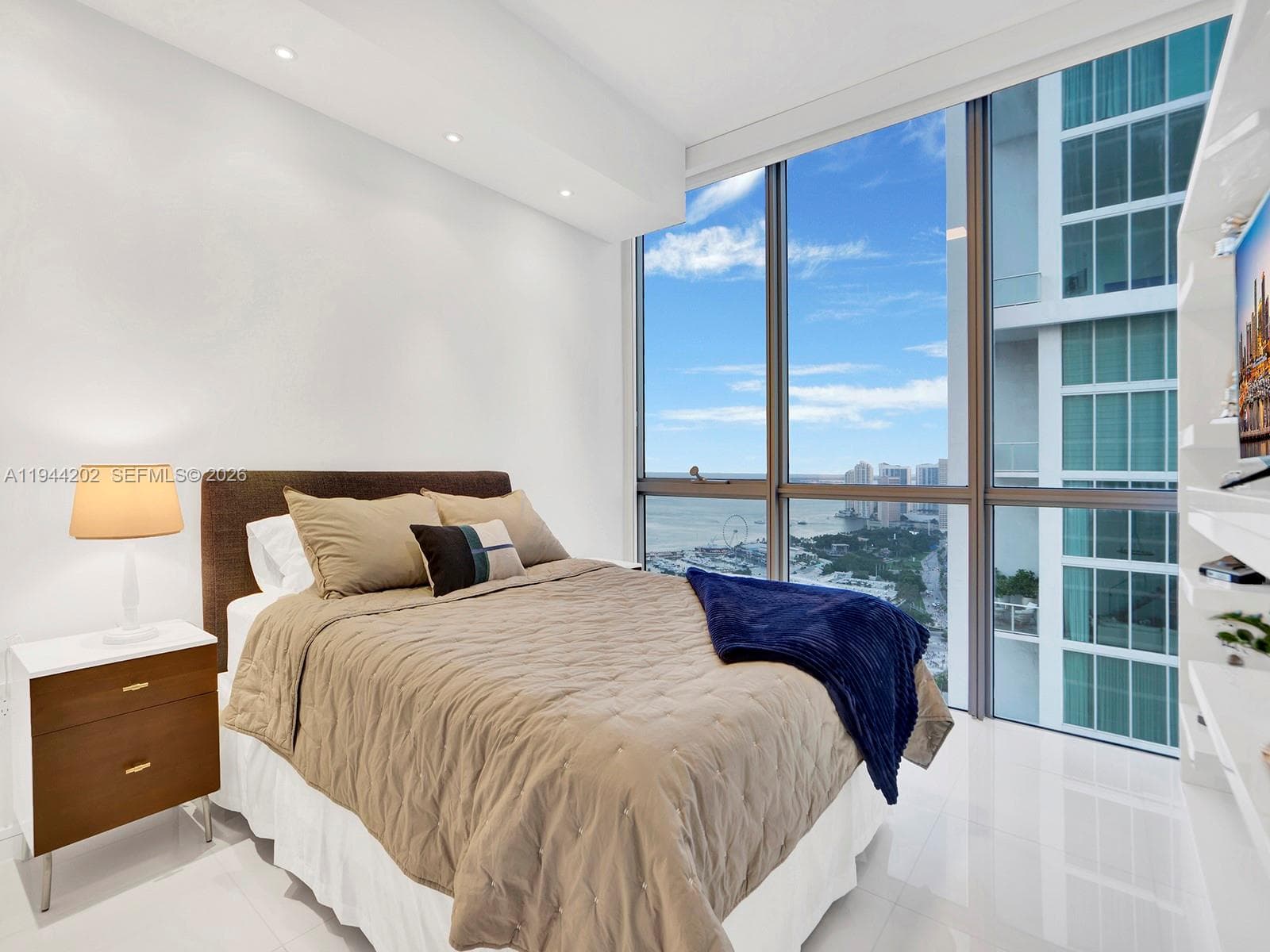 1100 Biscayne Blvd # 4001, Miami FL 33132 — 28
