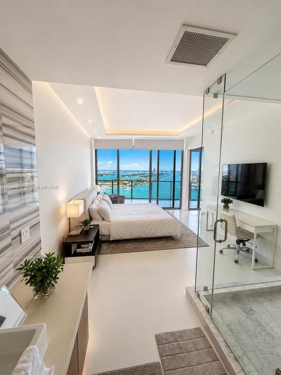1100 Biscayne Blvd # 4001, Miami FL 33132 — 10