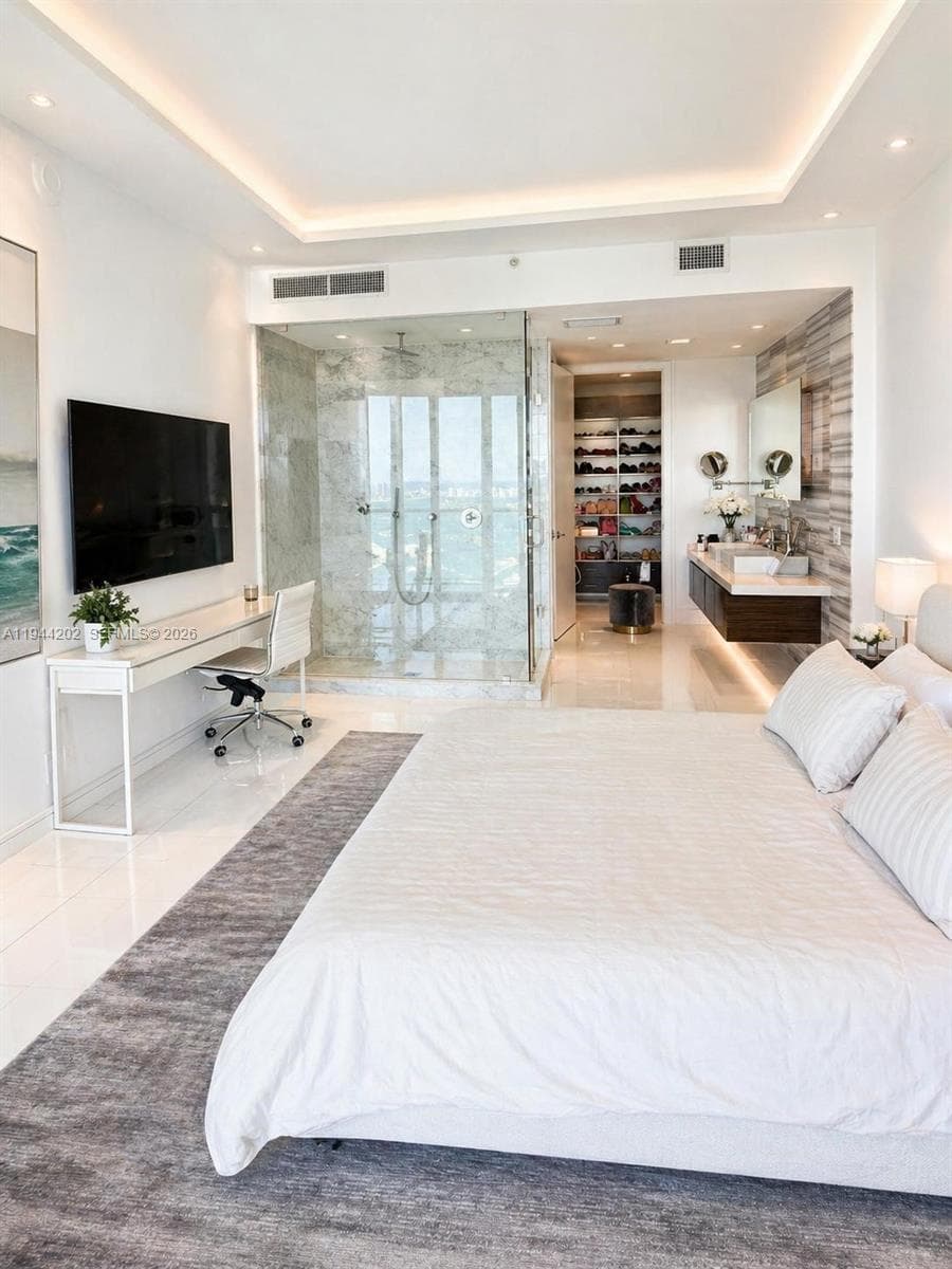1100 Biscayne Blvd # 4001, Miami FL 33132 — 11