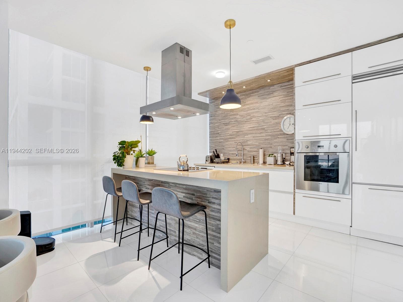 1100 Biscayne Blvd # 4001, Miami FL 33132 — 19