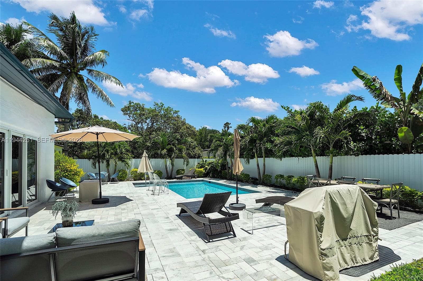 660 NE 121st St, Biscayne Park FL 33161 — 35