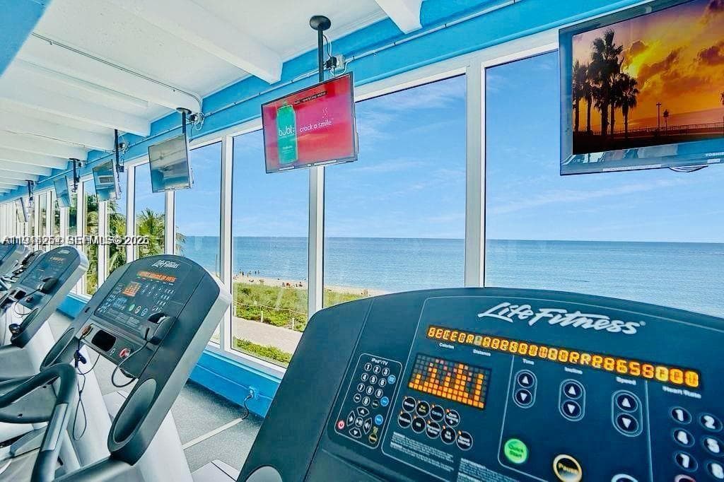 5401 SE Collins Ave # 1412, Miami Beach FL 33140 — 17