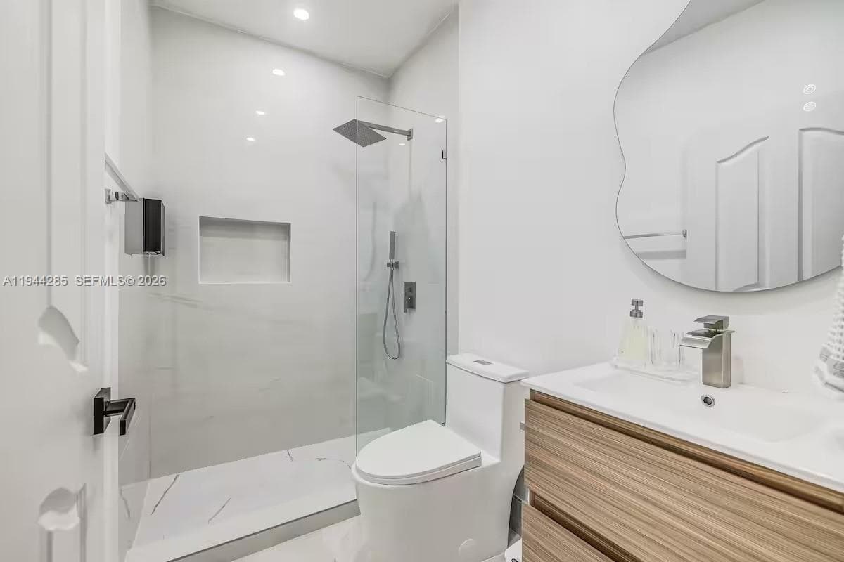 14551 SW 158th Ct, Miami FL 33196 — 16