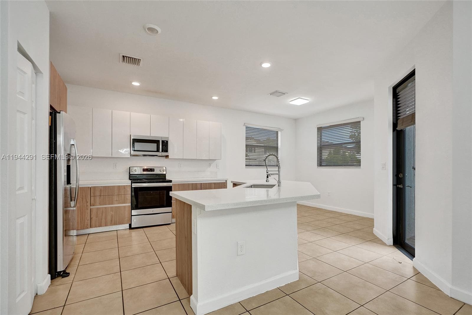 3504 W 94th St, Hialeah FL 33018 — 14