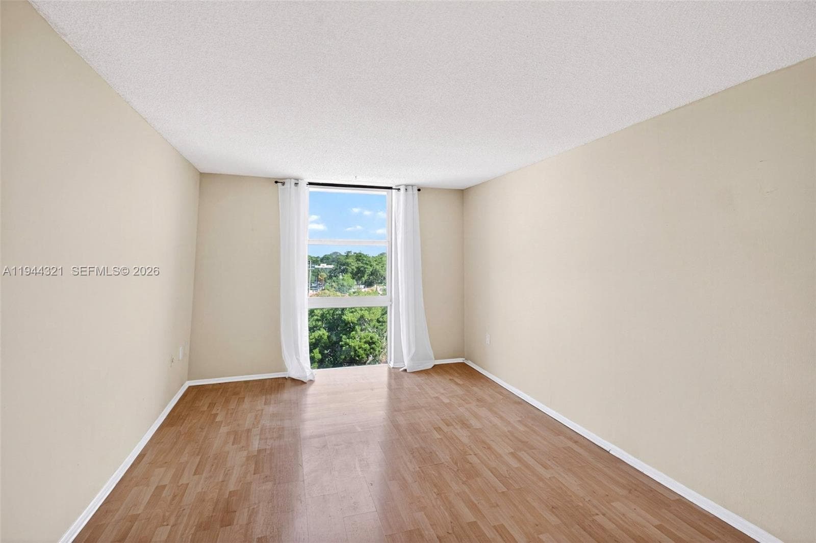 16851 NE 23rd Avenue # 619, North Miami Beach FL 33160 — 15