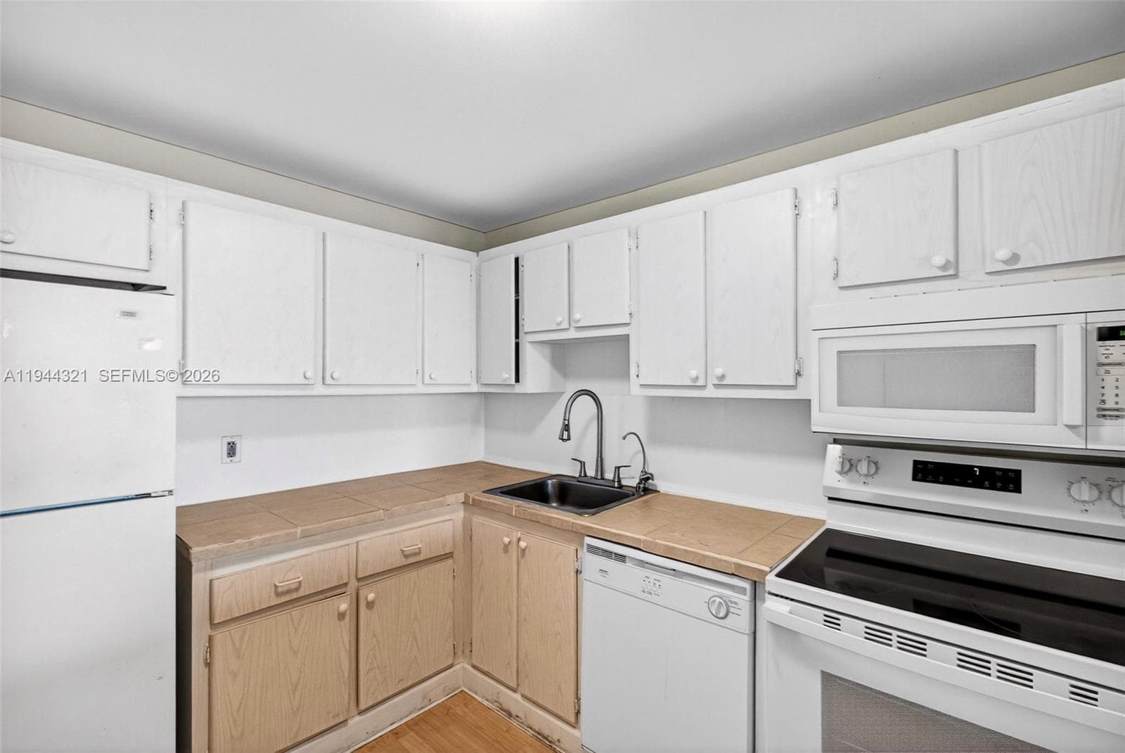 16851 NE 23rd Avenue # 619, North Miami Beach FL 33160 — 11
