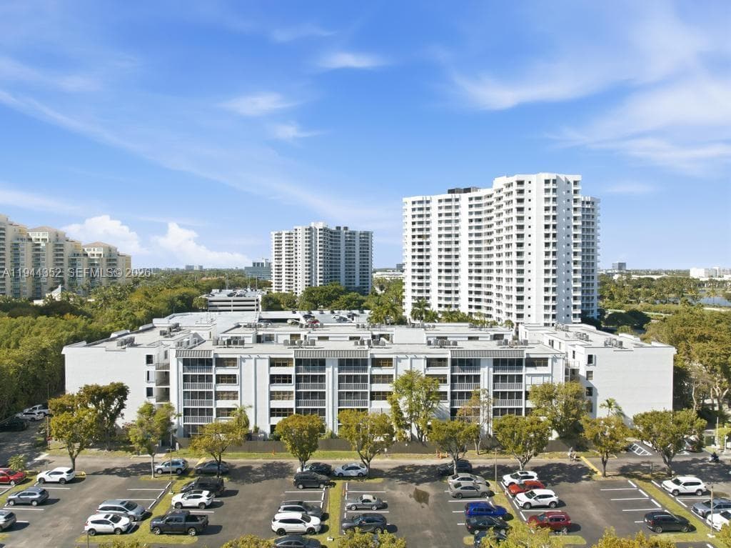 3350 NE 192nd St # B, Aventura FL 33180 — 19