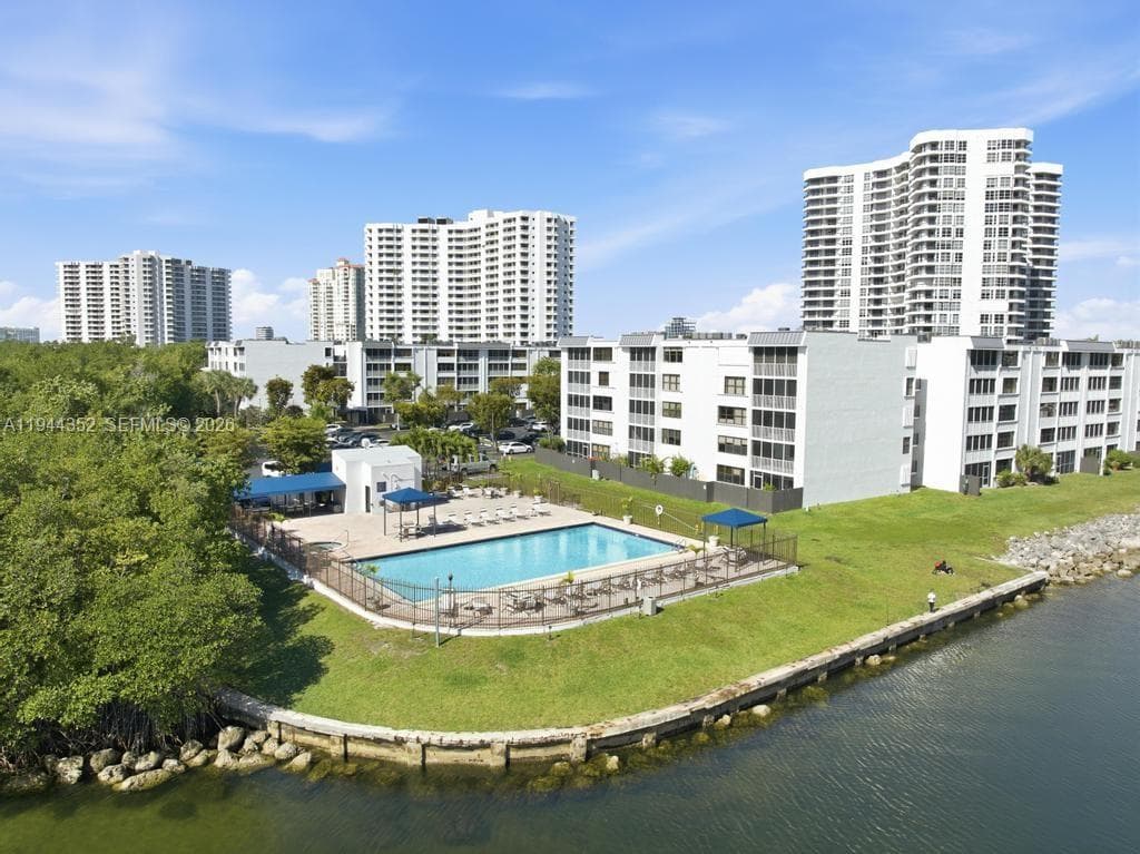 3350 NE 192nd St # B, Aventura FL 33180 — 21