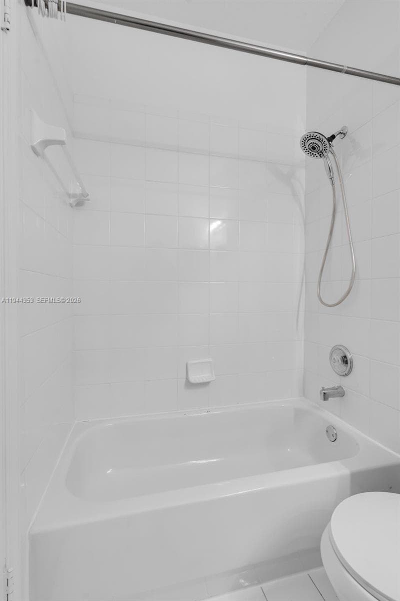 5670 NW 116th Ave # 219, Doral FL 33178 — 19