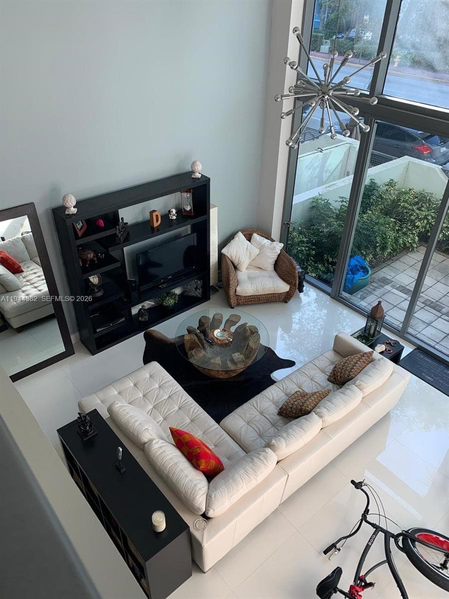 6000 Collins Ave unit 136, Miami Beach FL 33140 — 2