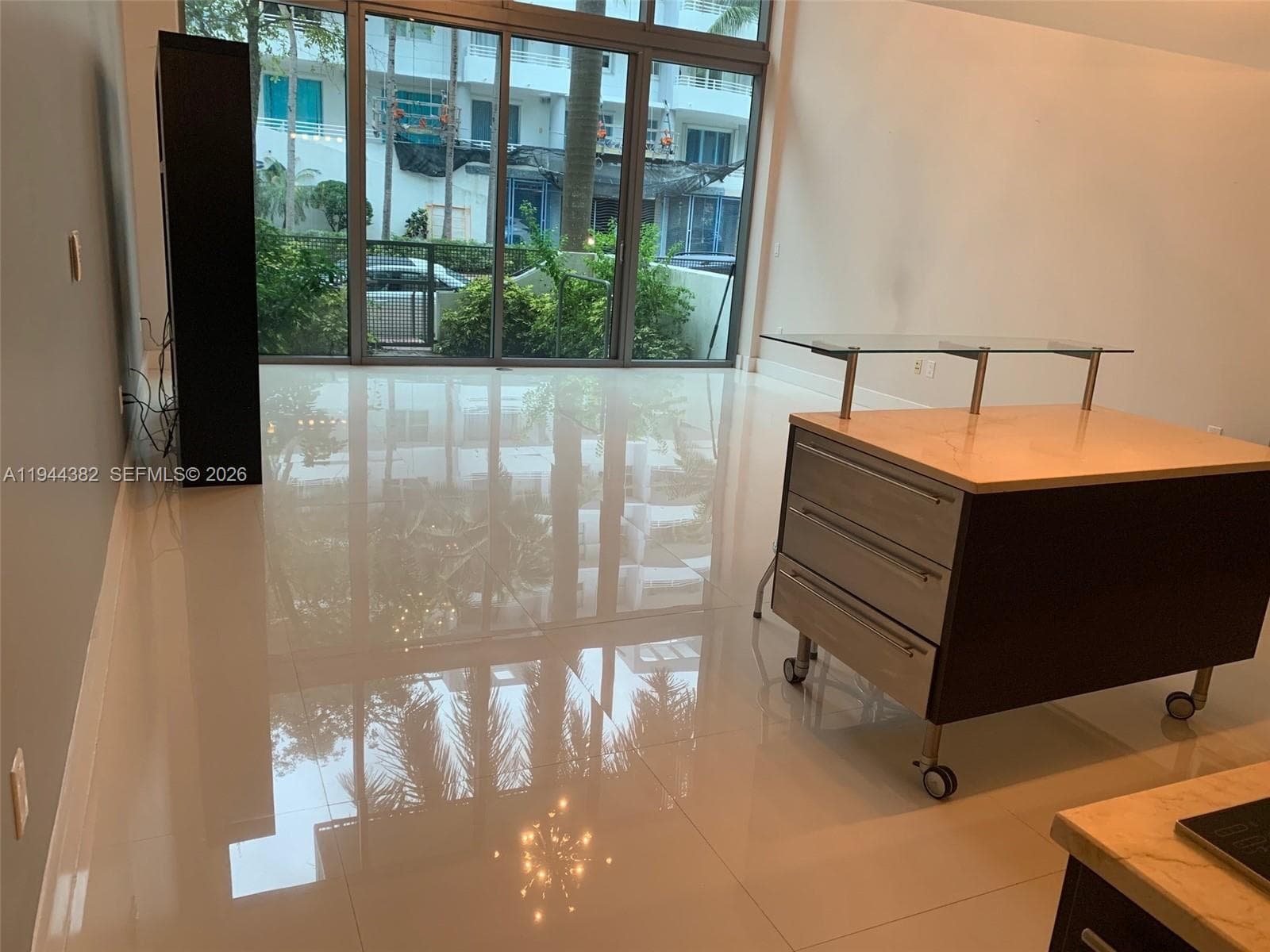 6000 Collins Ave unit 136, Miami Beach FL 33140 — 6