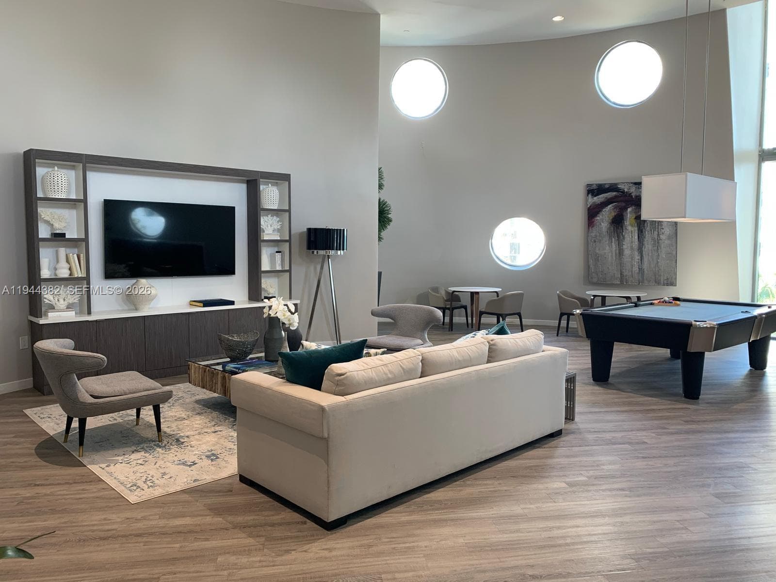 6000 Collins Ave unit 136, Miami Beach FL 33140 — 26