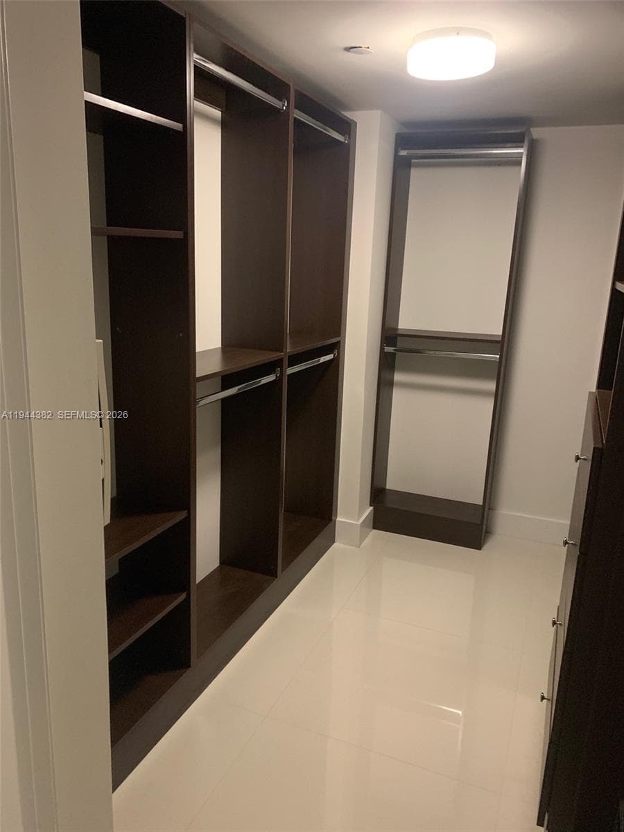 6000 Collins Ave unit 136, Miami Beach FL 33140 — 22