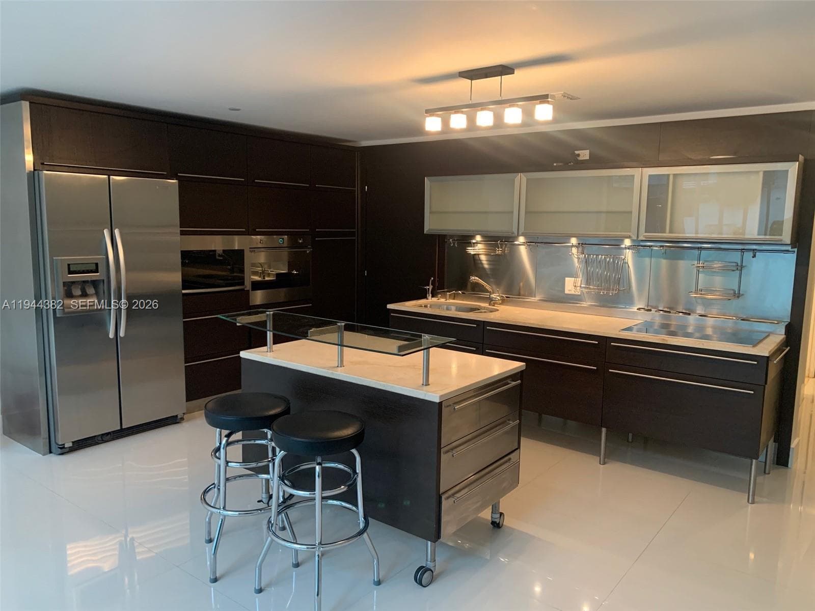 6000 Collins Ave unit 136, Miami Beach FL 33140 — 9