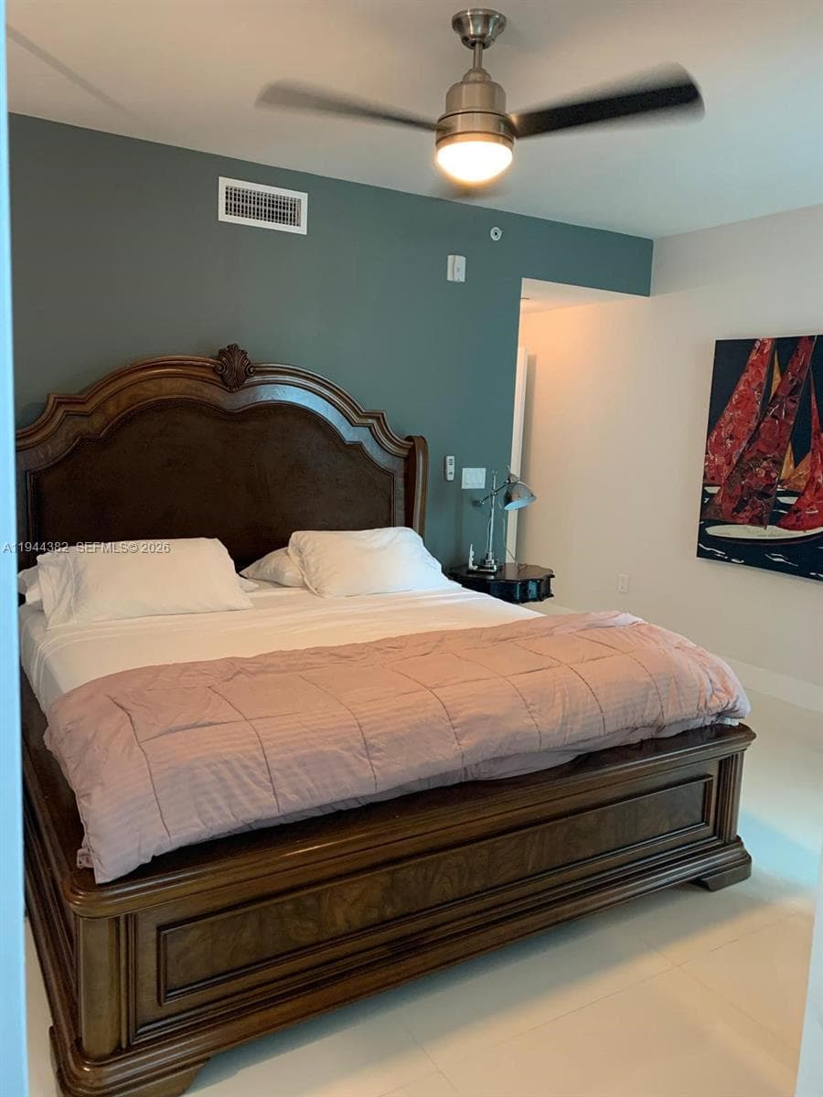6000 Collins Ave unit 136, Miami Beach FL 33140 — 18