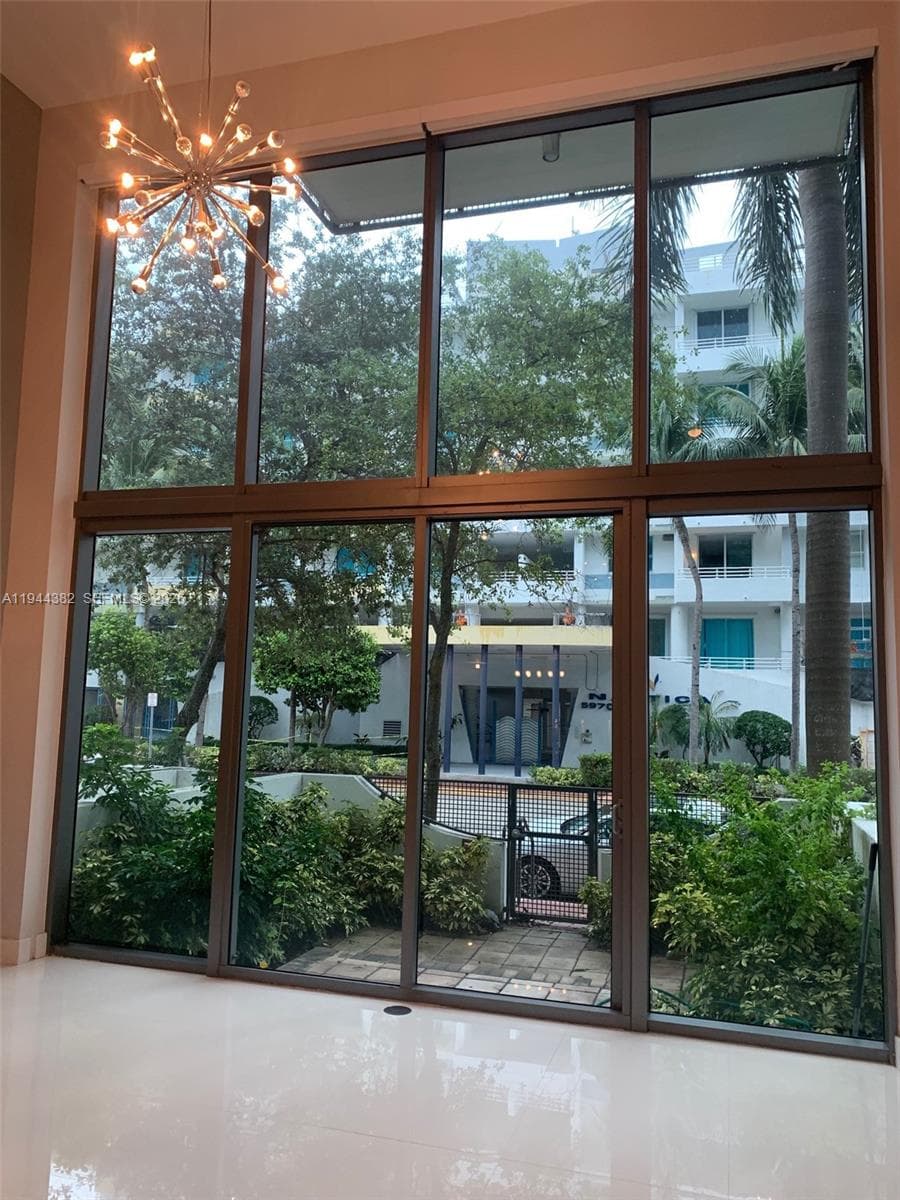 6000 Collins Ave unit 136, Miami Beach FL 33140 — 4