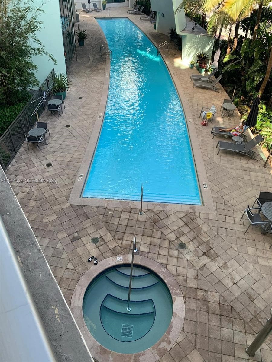 6000 Collins Ave unit 136, Miami Beach FL 33140 — 25