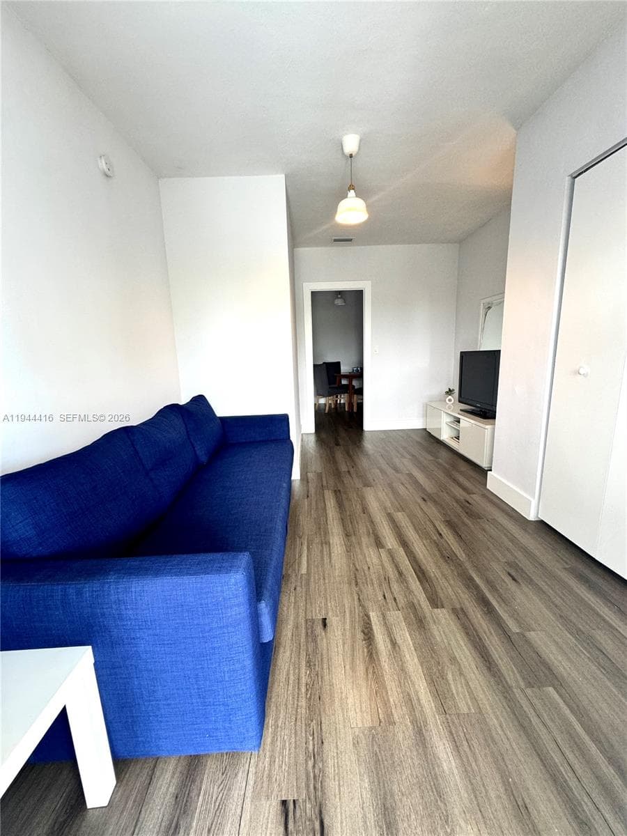1821 NW 33rd  St, Miami FL 33142 — 6