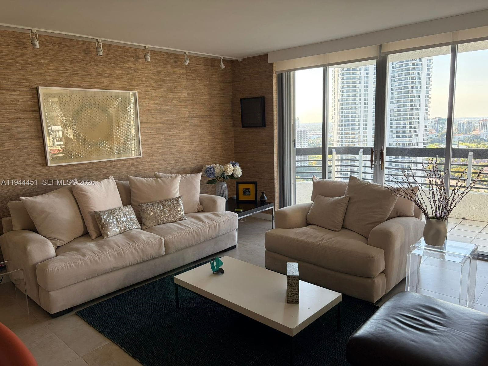 Mystic Pointe Condo No Th, Aventura, FL — 2