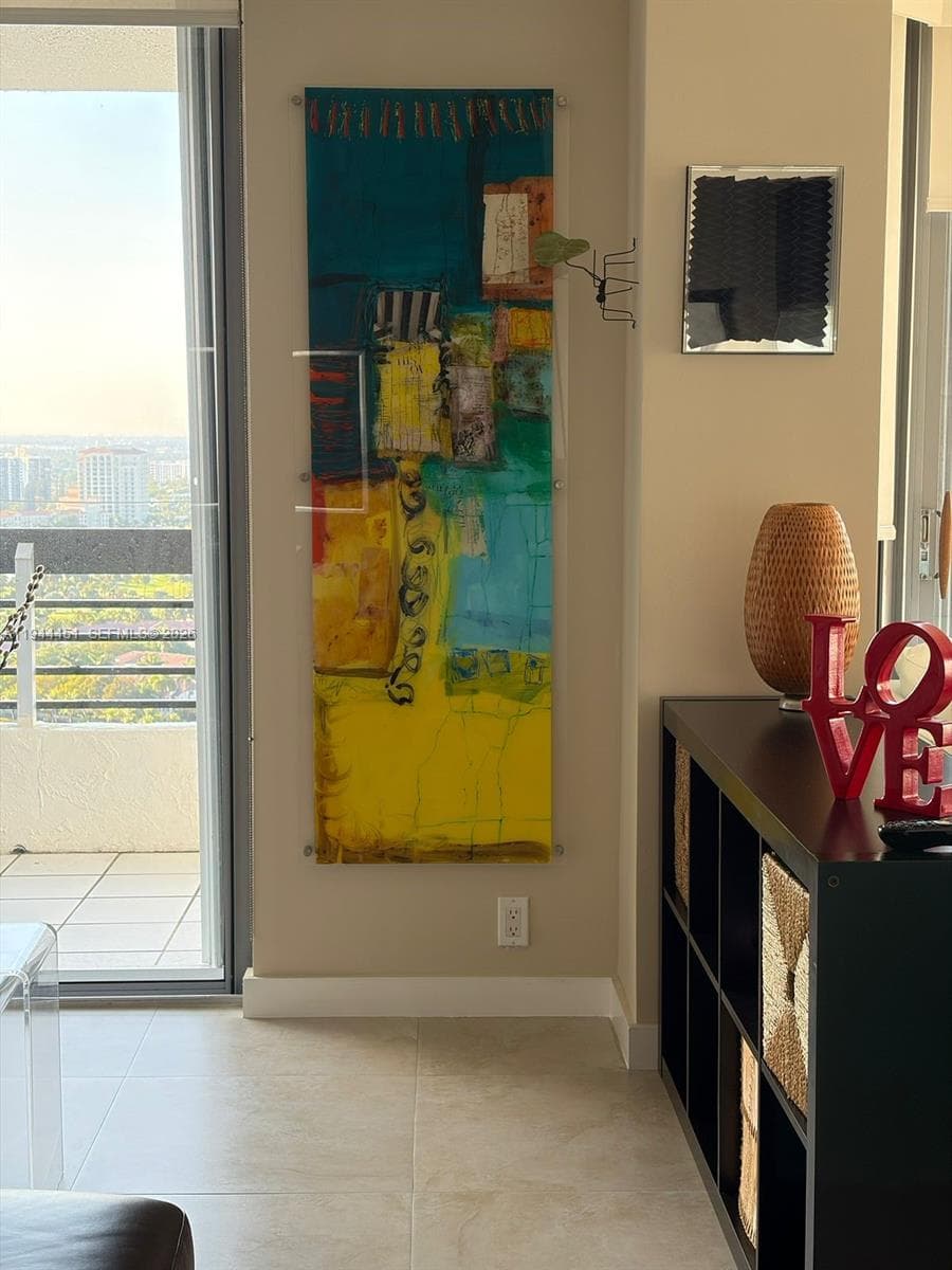 Mystic Pointe Condo No Th, Aventura, FL — 5