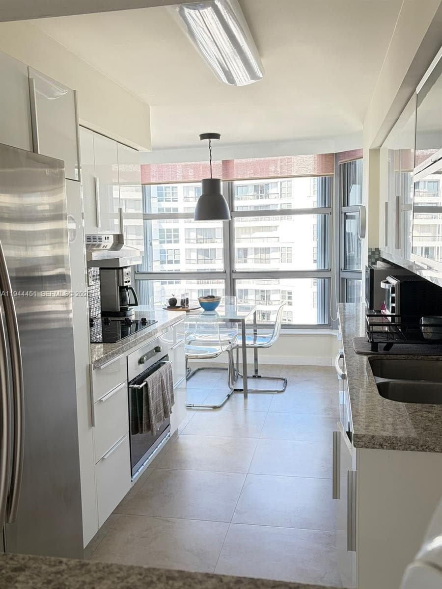 Mystic Pointe Condo No Th, Aventura, FL — 9