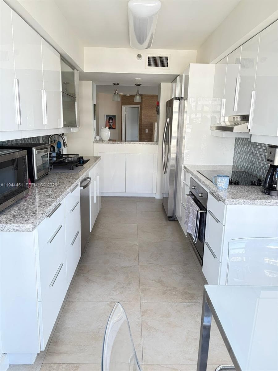 Mystic Pointe Condo No Th, Aventura, FL — 10