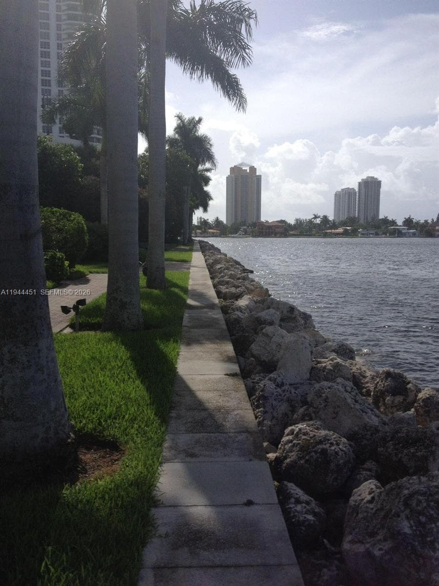 Mystic Pointe Condo No Th, Aventura, FL — 31