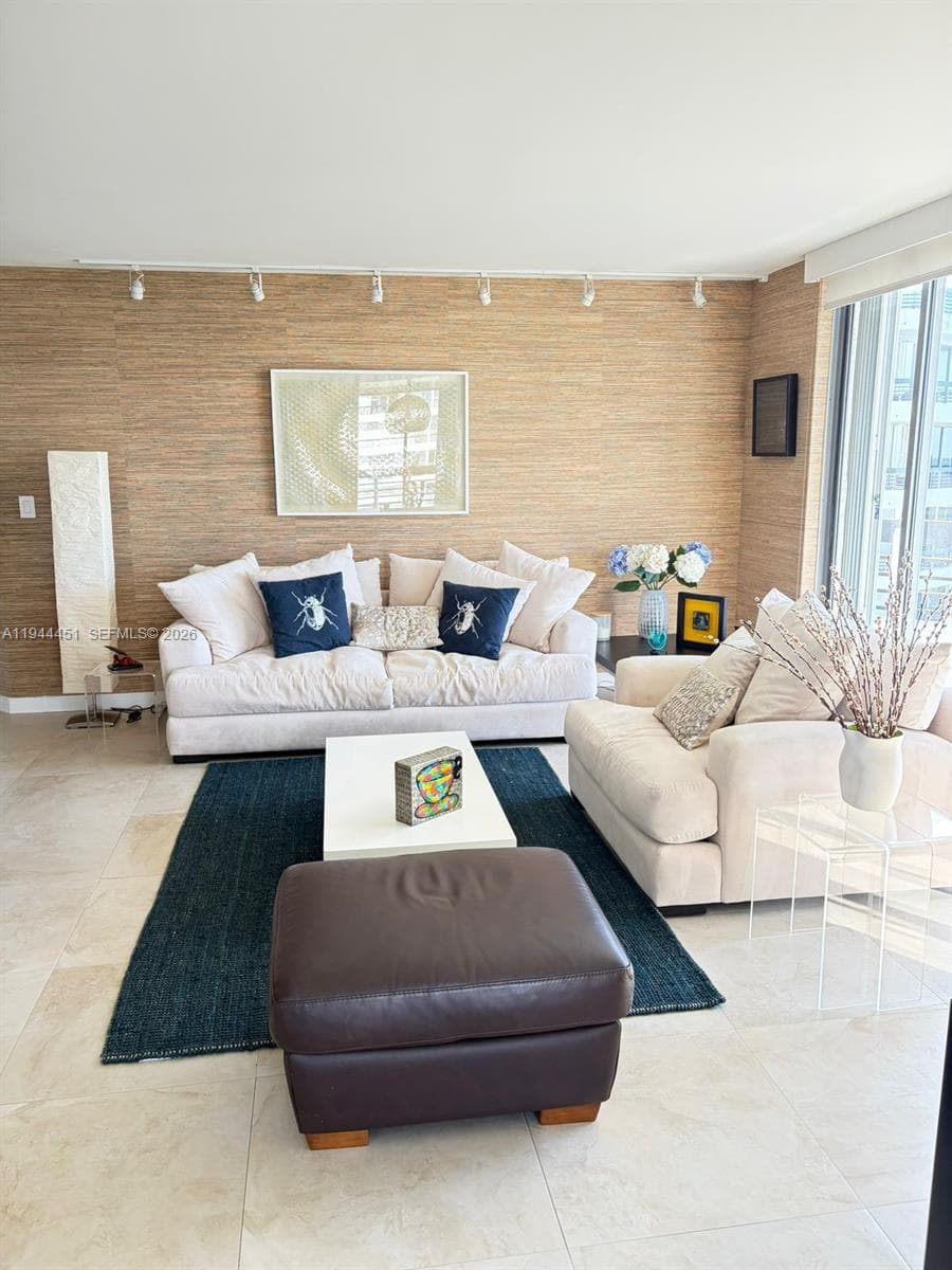 Mystic Pointe Condo No Th, Aventura, FL — 4