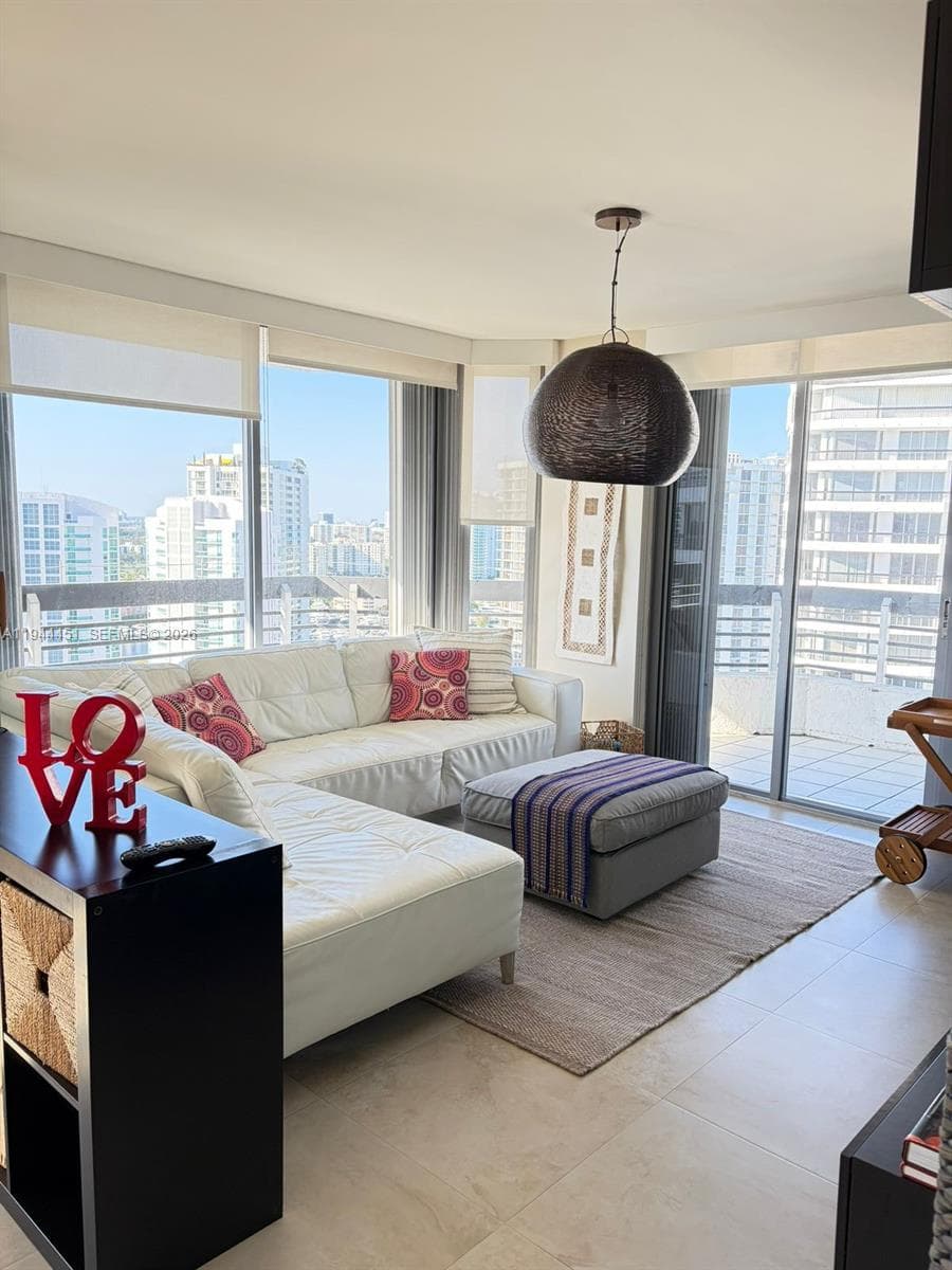 Mystic Pointe Condo No Th, Aventura, FL — 8