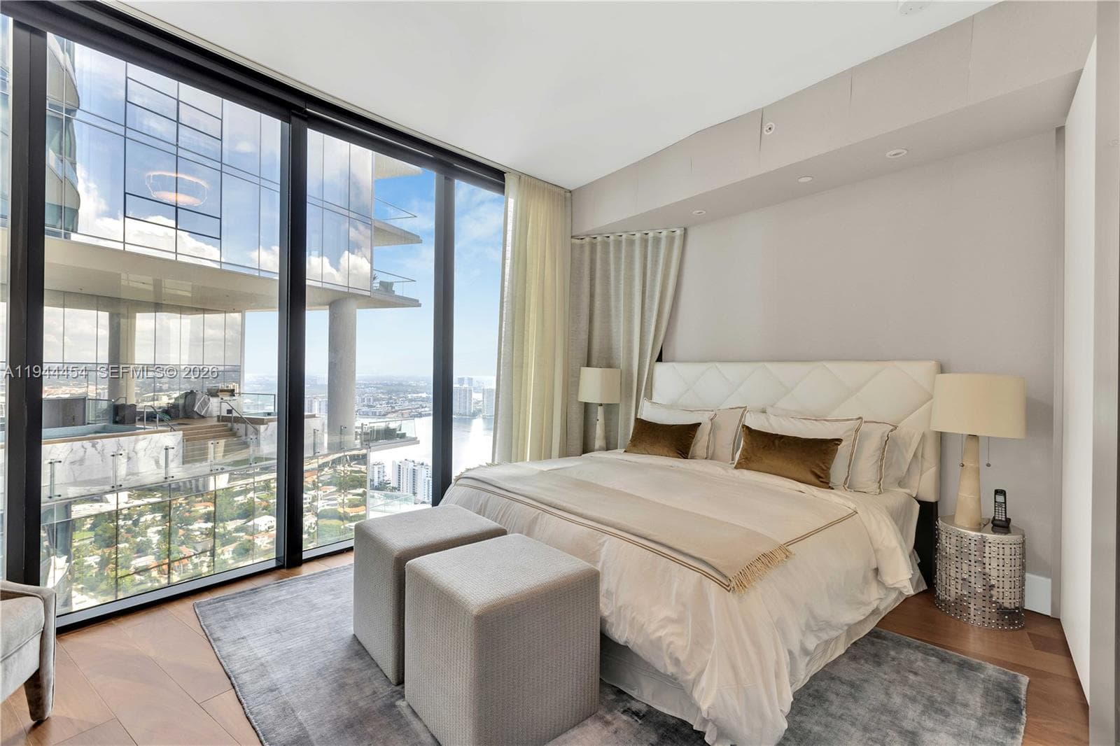 18555 Collins Ave # 4601, Sunny Isles Beach FL 33160 — 32