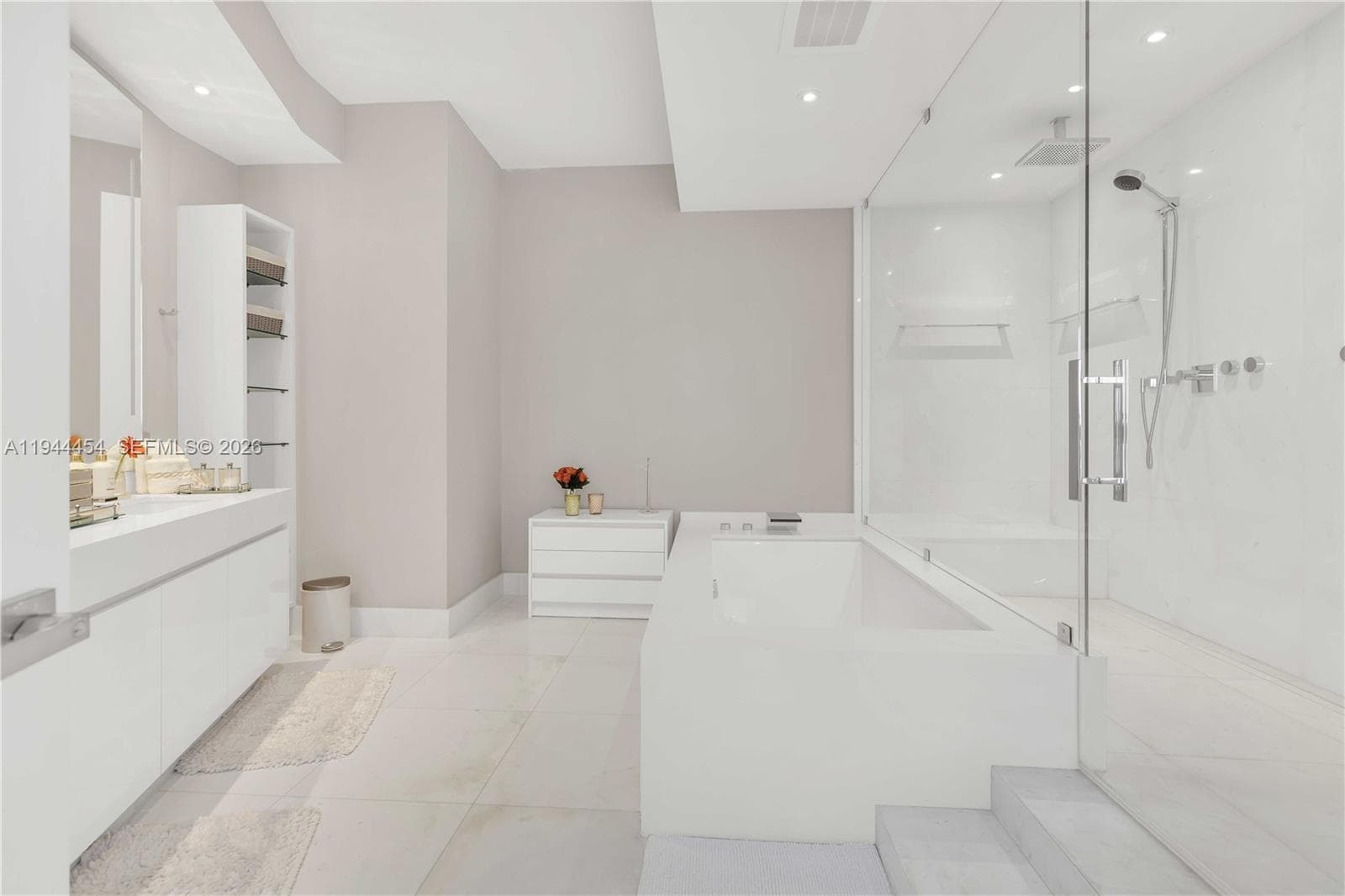 18555 Collins Ave # 4601, Sunny Isles Beach FL 33160 — 24
