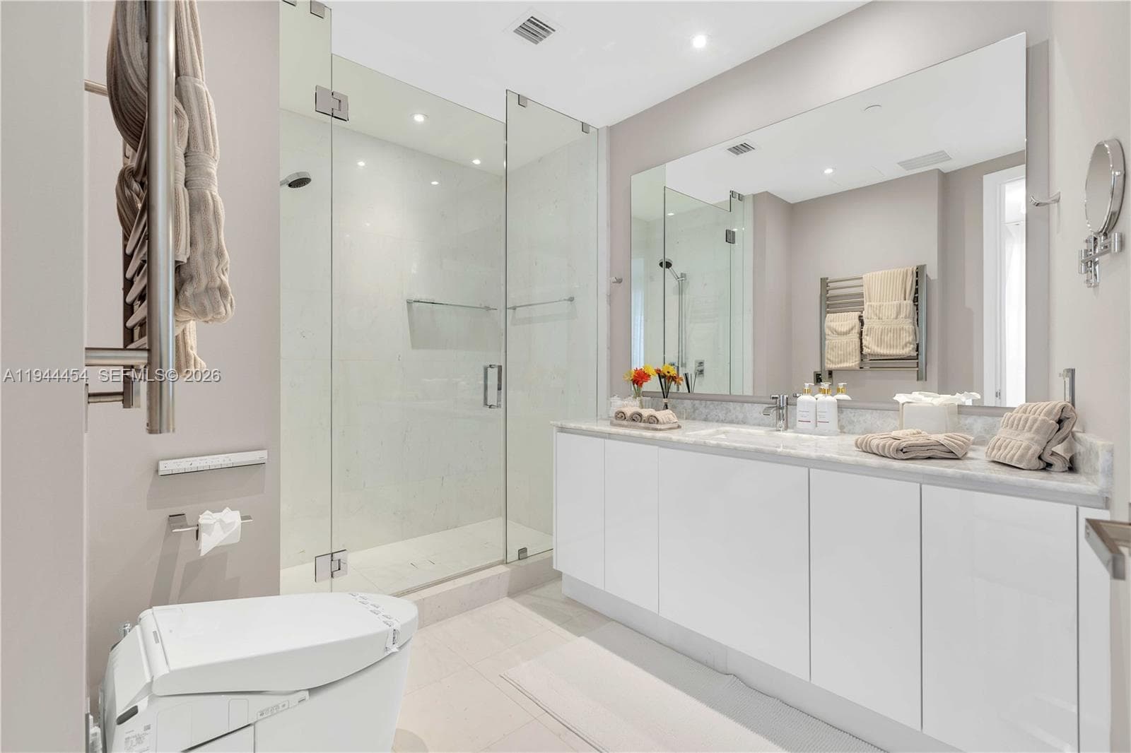 18555 Collins Ave # 4601, Sunny Isles Beach FL 33160 — 38