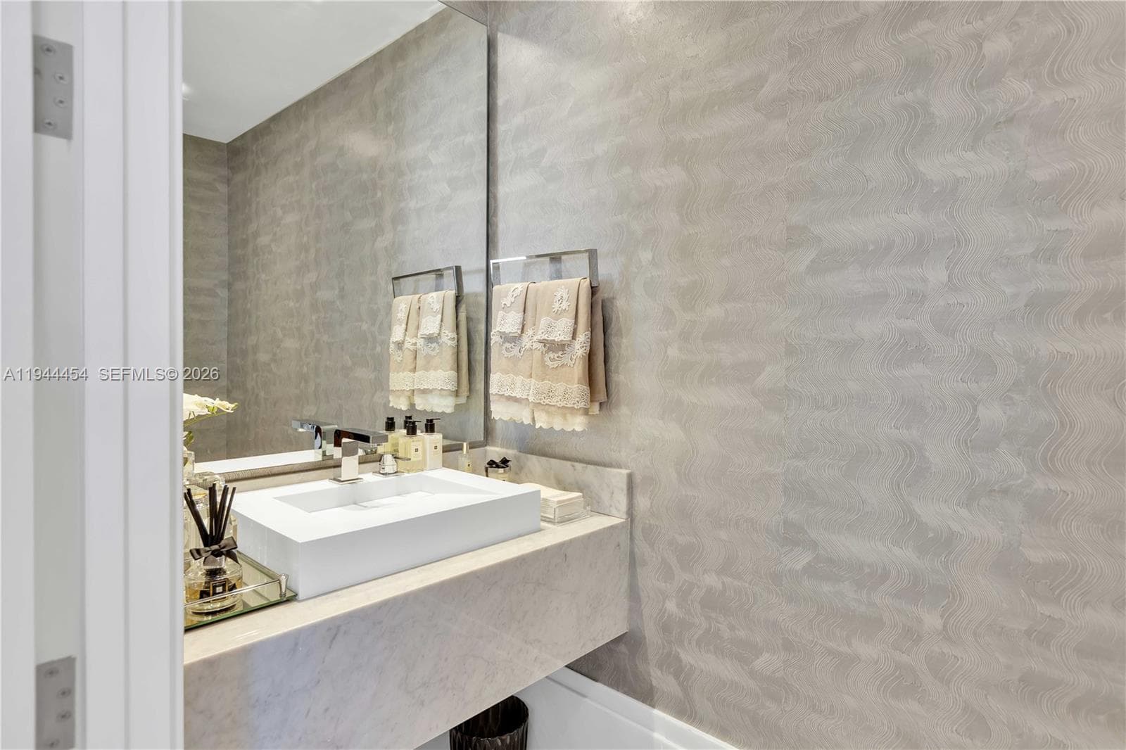 18555 Collins Ave # 4601, Sunny Isles Beach FL 33160 — 15