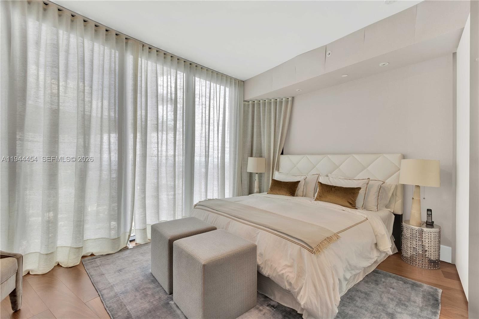 18555 Collins Ave # 4601, Sunny Isles Beach FL 33160 — 31