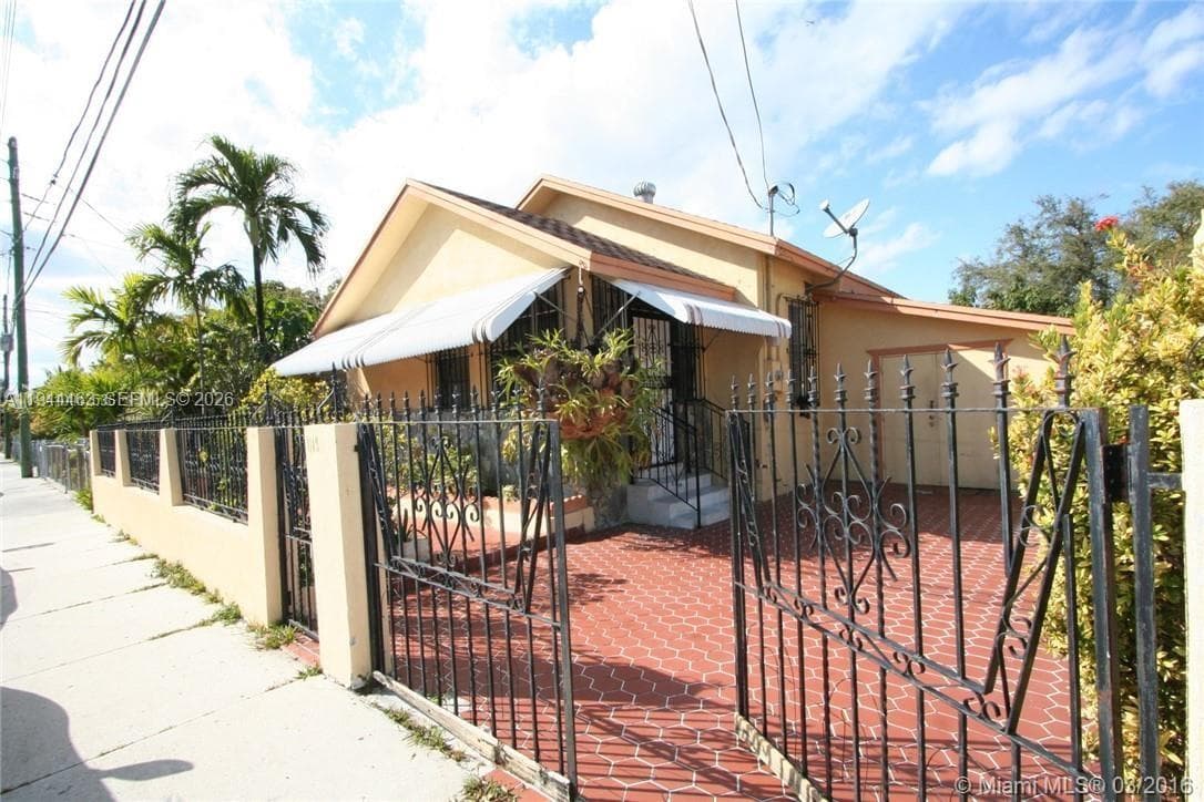 1119 SW 9th St, Miami FL 33130 — 2