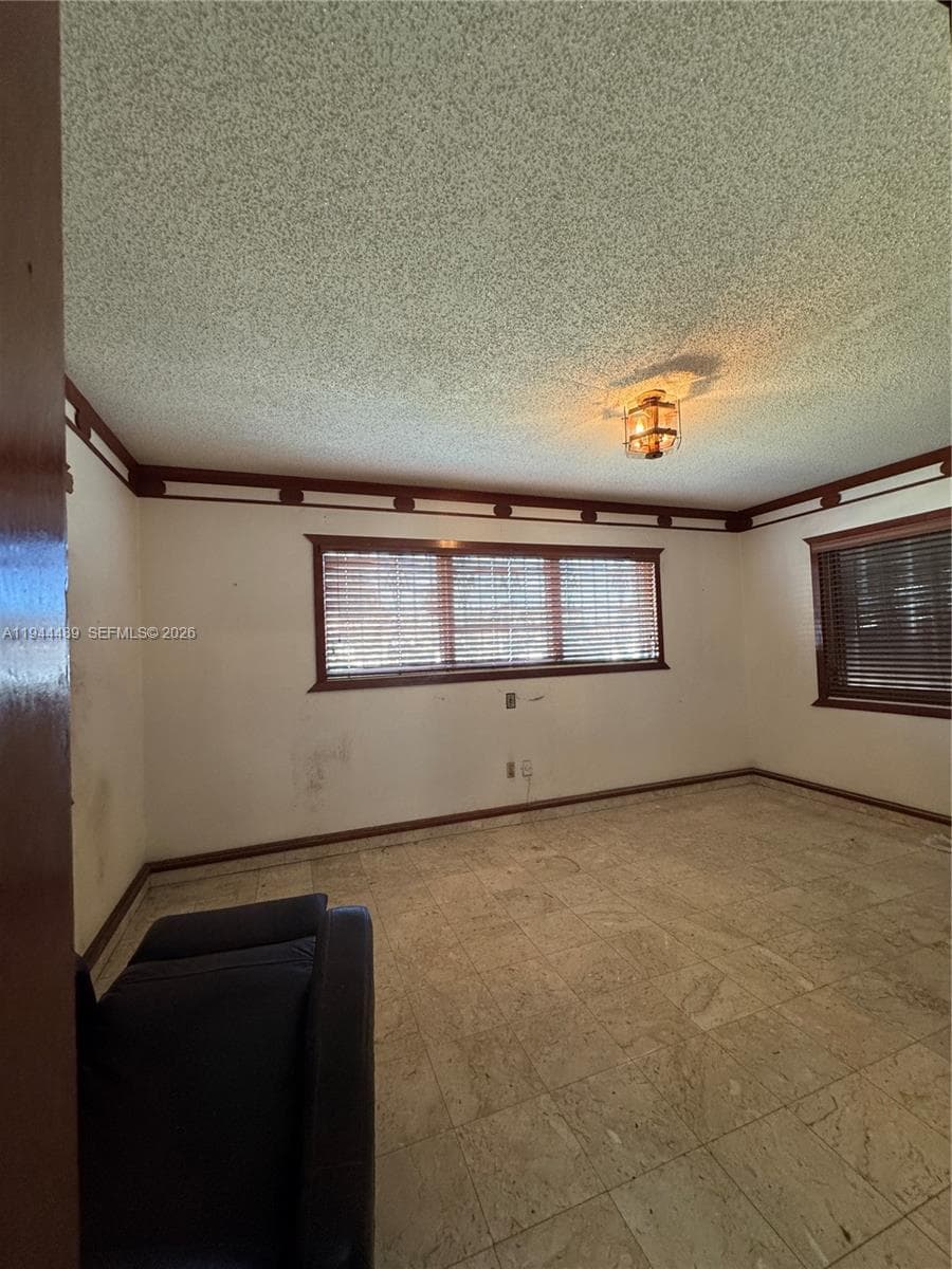 500 SW 39th Ct, Miami FL 33134 — 32