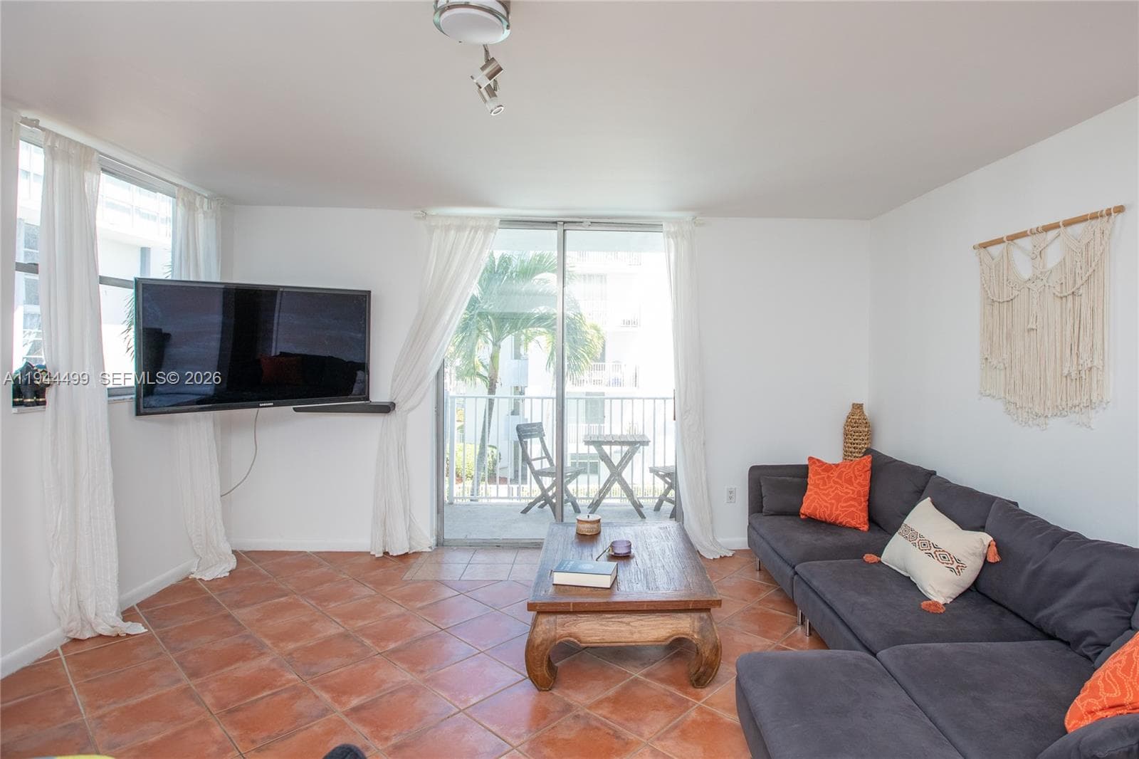 1801 S Treasure Dr # 321, North Bay Village FL 33141 — 9