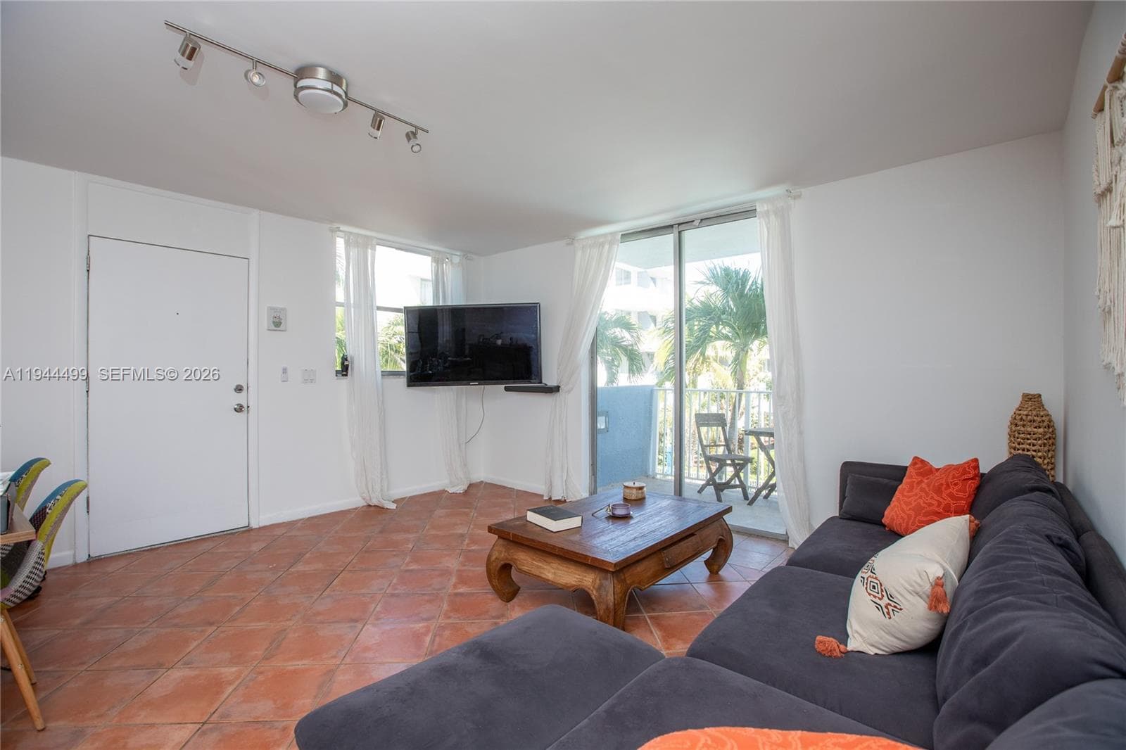 1801 S Treasure Dr # 321, North Bay Village FL 33141 — 8