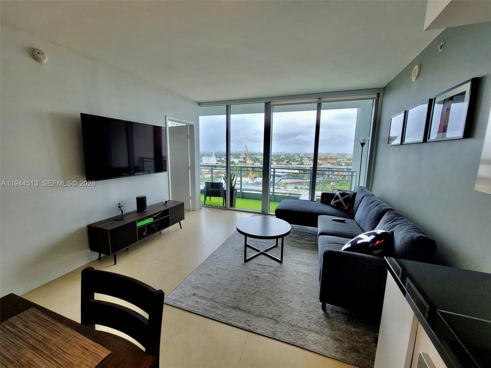 92 SW 3rd St # 1808, Miami FL 33130 — 2