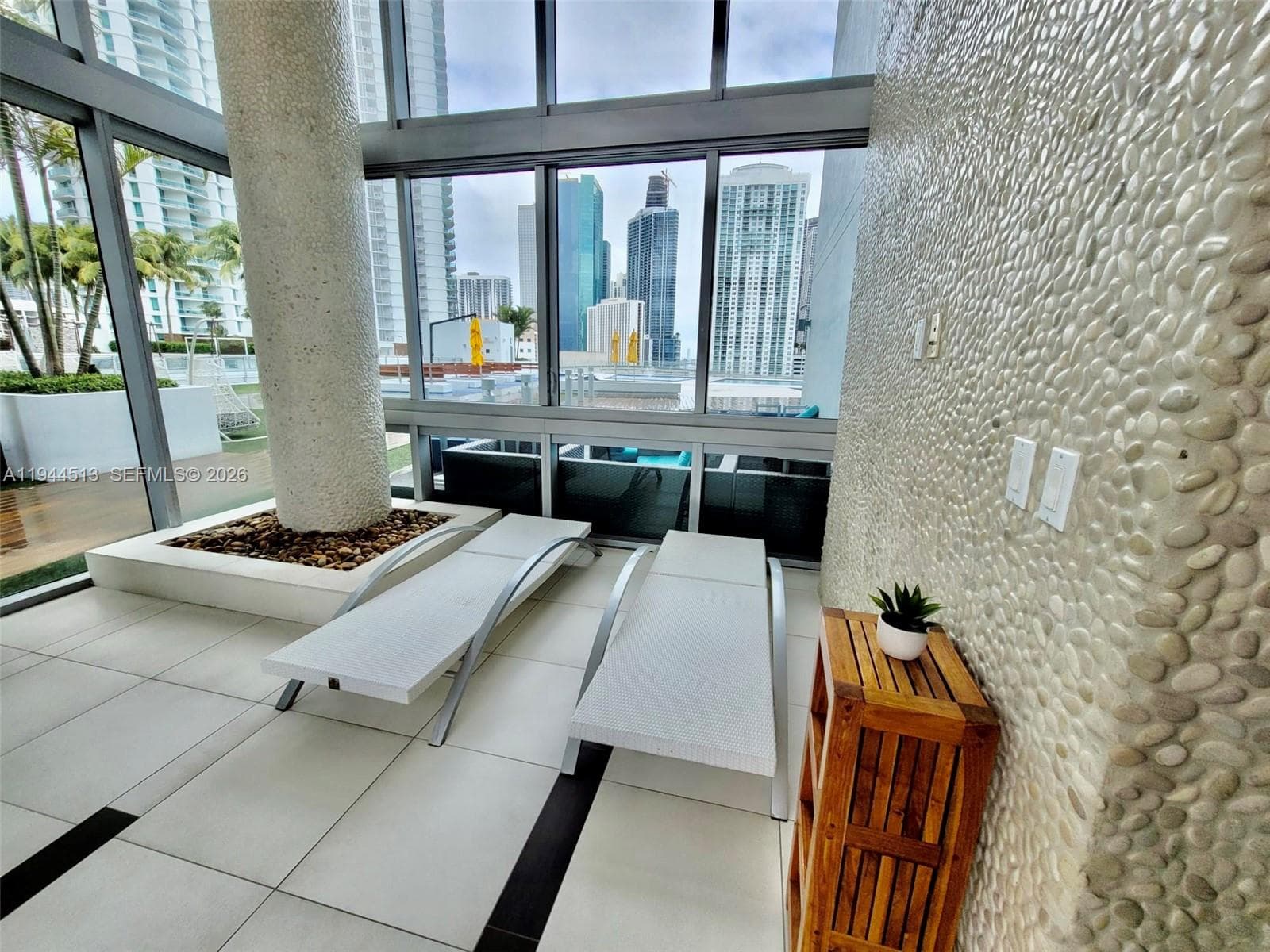 92 SW 3rd St # 1808, Miami FL 33130 — 43